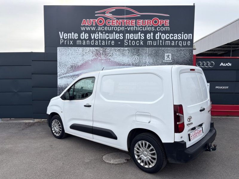 TOYOTA PRO.CITY CITY MEDIUM 1.5 100 D-4D BUSINESS 2021