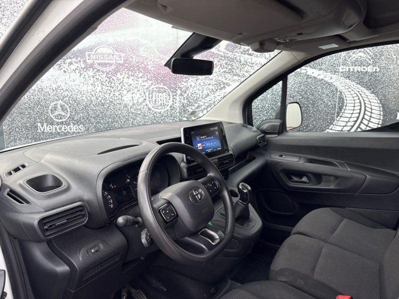 TOYOTA PRO.CITY CITY MEDIUM 1.5 100 D-4D BUSINESS 2021