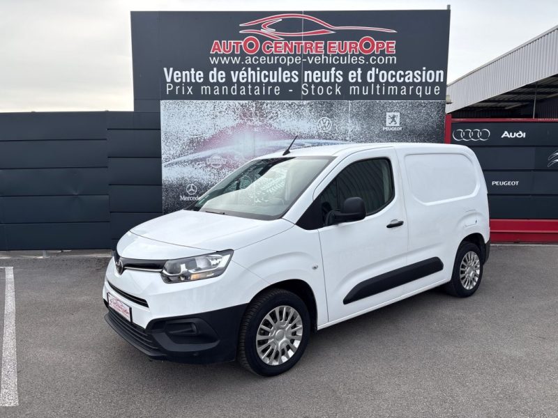 TOYOTA PRO.CITY CITY MEDIUM 1.5 100 D-4D BUSINESS 2021