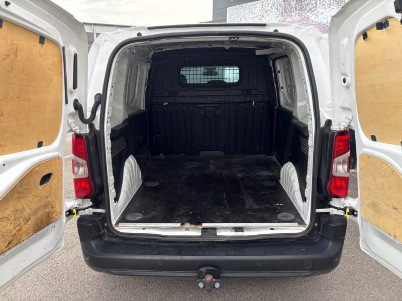 TOYOTA PRO.CITY CITY MEDIUM 1.5 100 D-4D BUSINESS 2021