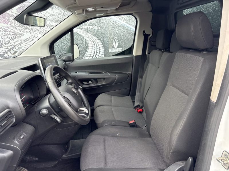 TOYOTA PRO.CITY CITY MEDIUM 1.5 100 D-4D BUSINESS 2021