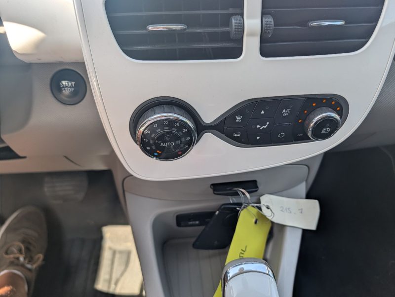 RENAULT ZOE Z.E LIFE R240 90CH ACHAT INTEGRAL 2E MAIN GARANTIE 12 MOIS