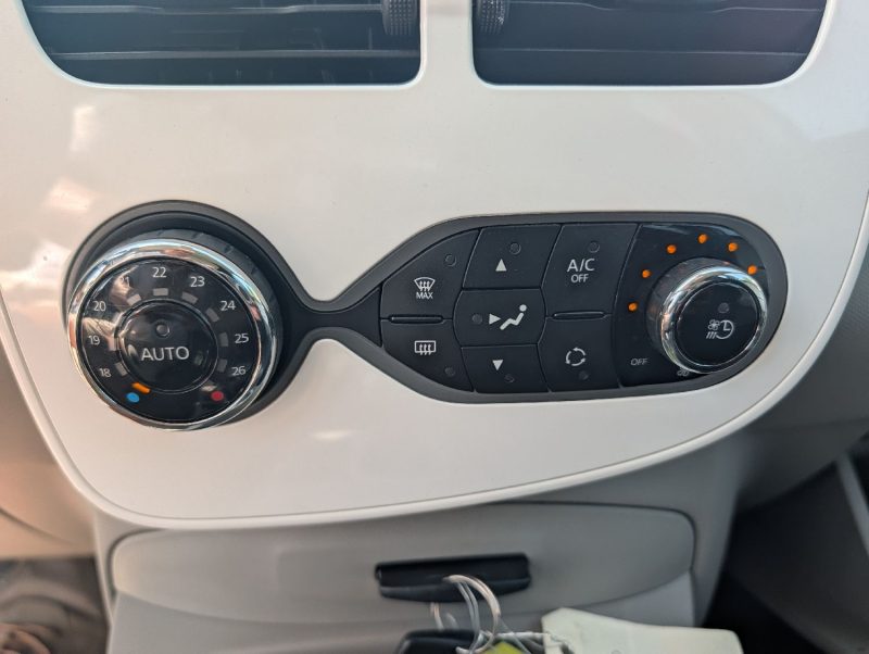 RENAULT ZOE Z.E LIFE R240 90CH ACHAT INTEGRAL 2E MAIN GARANTIE 12 MOIS