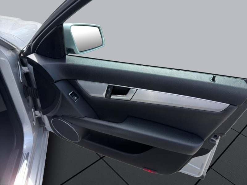 MERCEDES CLASSE C C300 CDI AVANTGARDE 4MATIC BA  231 cv