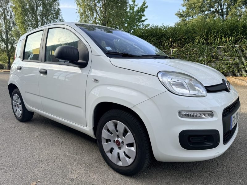 FIAT PANDA 3 1.2 8V 69 POP PREMIÈRE MAIN