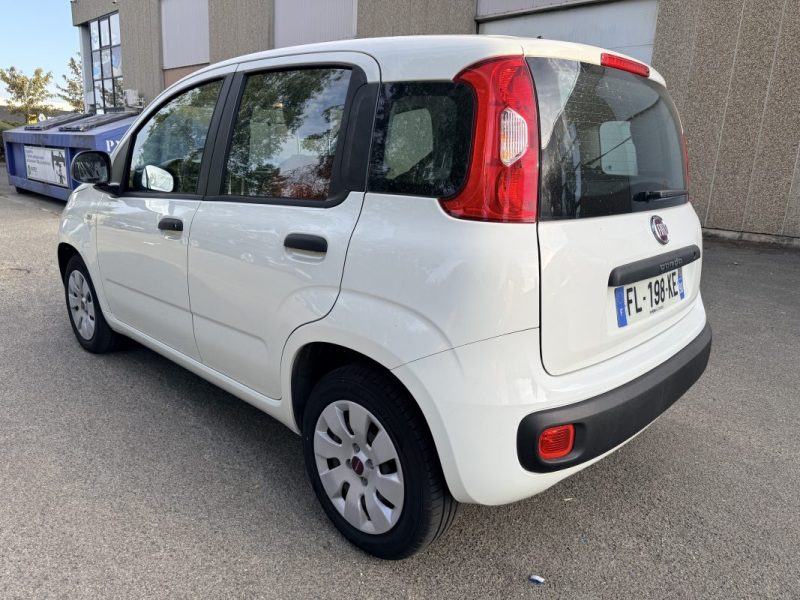 FIAT PANDA 3 1.2 8V 69 POP PREMIÈRE MAIN