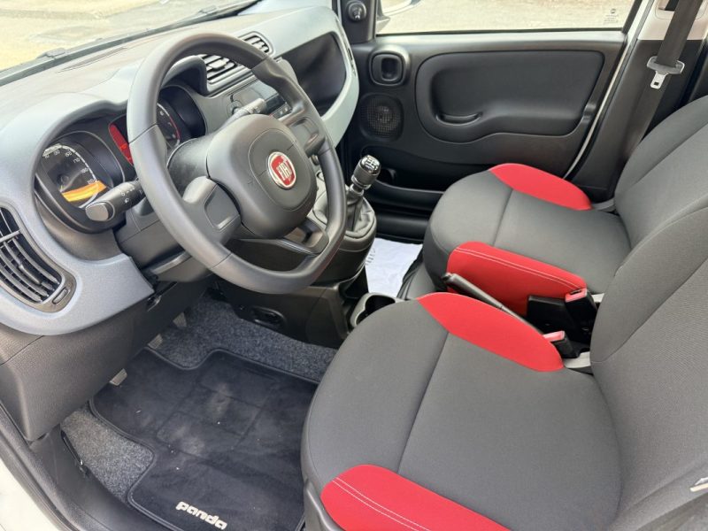 FIAT PANDA 3 1.2 8V 69 POP PREMIÈRE MAIN