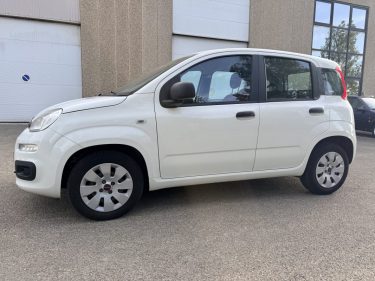 FIAT PANDA 3 1.2 8V 69 POP PREMIÈRE MAIN