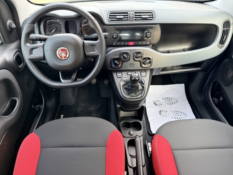 FIAT PANDA 3 1.2 8V 69 POP PREMIÈRE MAIN