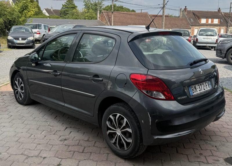 PEUGEOT 207 1.4 HDI 70 URBAN / RÉVISÉE&GARANTIE  2011
