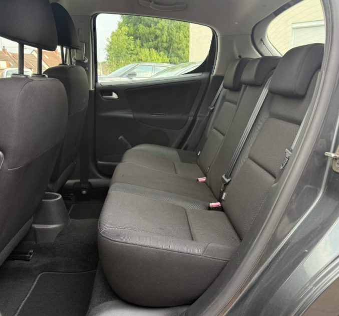 PEUGEOT 207 1.4 HDI 70 URBAN / RÉVISÉE&GARANTIE  2011