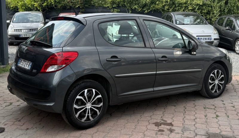 PEUGEOT 207 1.4 HDI 70 URBAN / RÉVISÉE&GARANTIE  2011