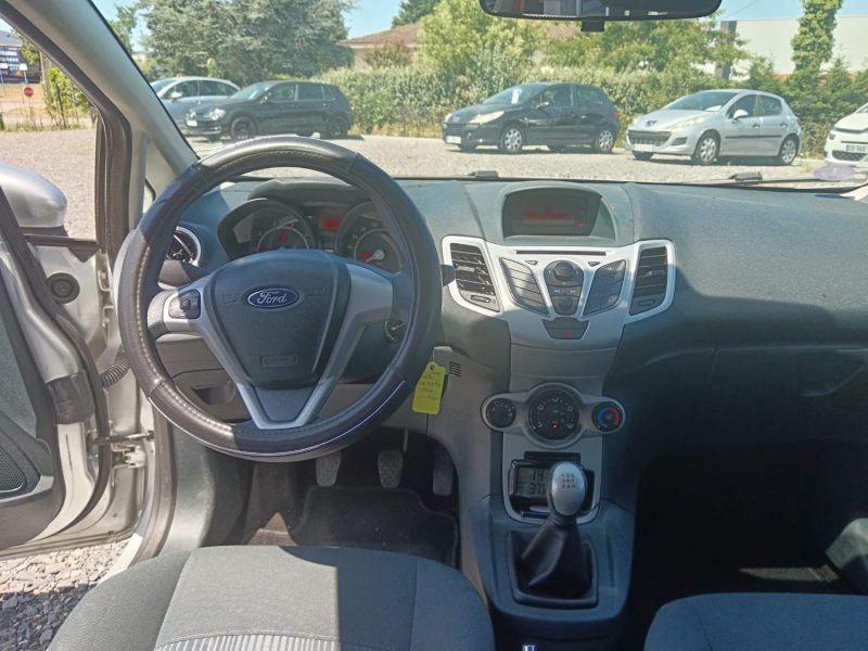 FORD FIESTA 1.25 82 CV AMBIENTE / CLIM USB AUX / 112650 KMS