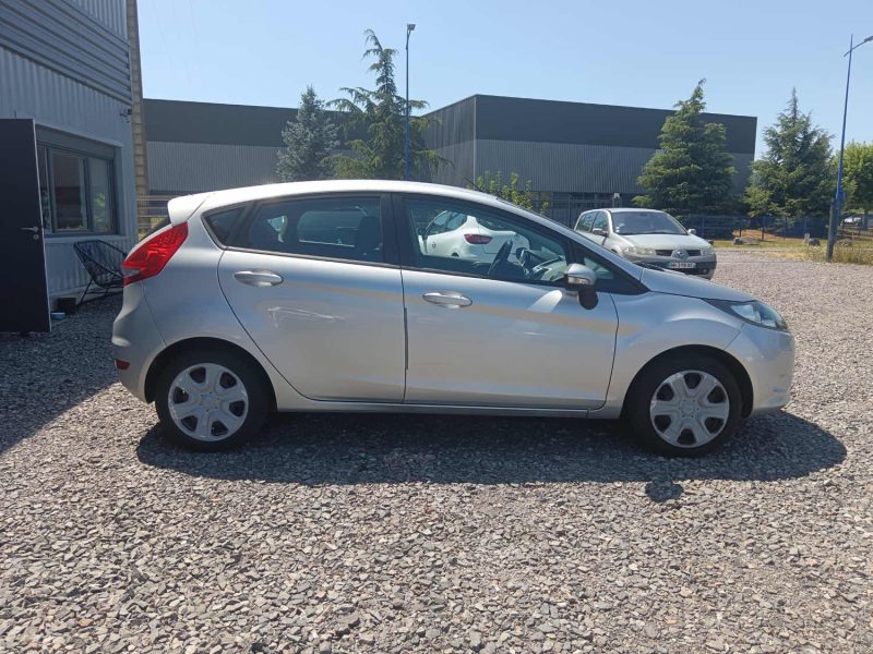 FORD FIESTA 1.25 82 CV AMBIENTE / CLIM USB AUX / 112650 KMS