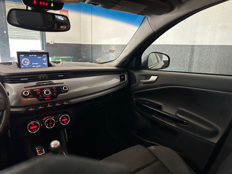 ALFA ROMEO GIULIETTA DISTINCTIVE 2.0 140 JTDM