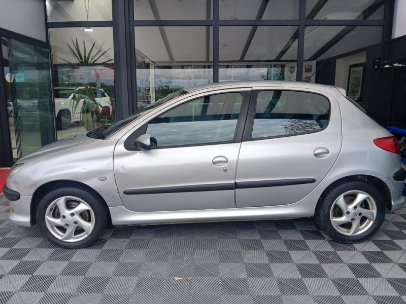 PEUGEOT 206  1.6 110 CV XT 5P  2004 VENDU DANS L'ETAT A PRO OU EXPORT