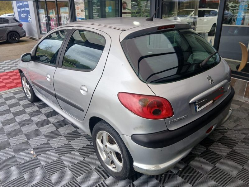 PEUGEOT 206  1.6 110 CV XT 5P  2004 VENDU DANS L'ETAT A PRO OU EXPORT
