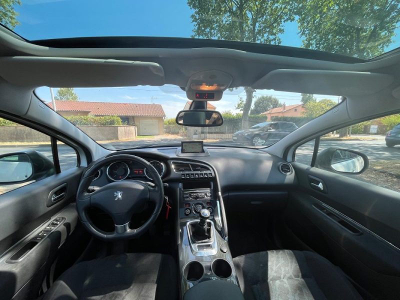 PEUGEOT 3008 ALLURE 150 ch 2.0 HDi Toit panoramique / Attelage