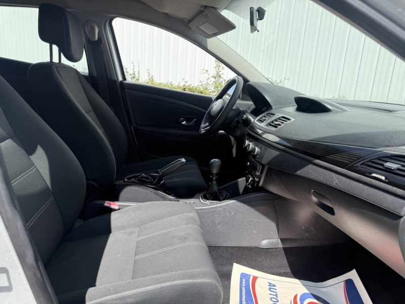 RENAULT MEGANE Phase 3 1.2 l Tce 115 cv 1er Main