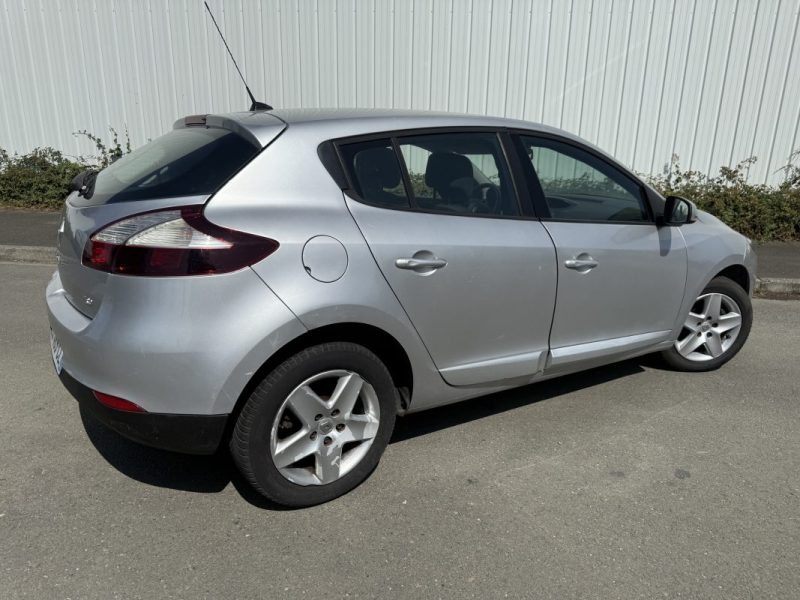 RENAULT MEGANE Phase 3 1.2 l Tce 115 cv 1er Main