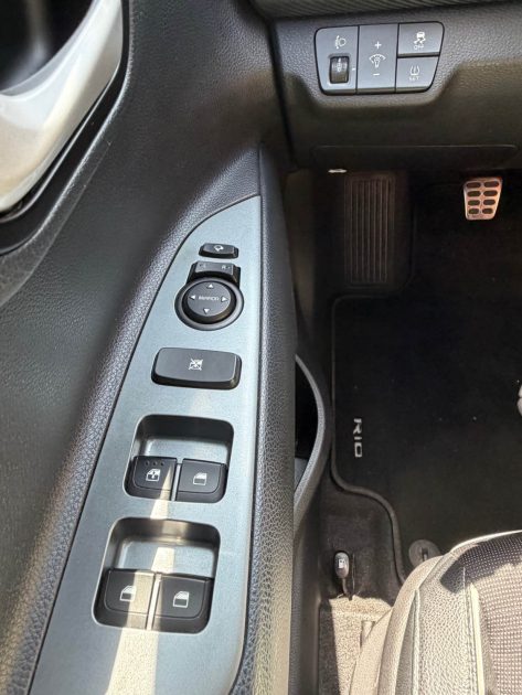 KIA RIO IV 1.0 T-GDI 100 GT LINE / 1 ERE MAIN / GARANTIE 12 MOIS  