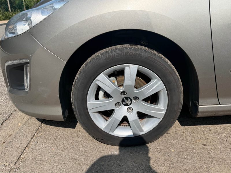 PEUGEOT 308 1.6 VTI D-SIGN 2012