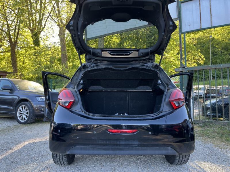 PEUGEOT 208 I (CA_, CC_) 1.2 PURETECH 82 2019