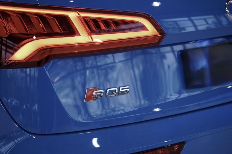 AUDI SQ5 3.0 TDI QUATTRO 347 CH – TURBO BLUE – SUSPENSION PNEUMATIQUE – MATRIX LED – PANO – AFFICHAGE TÊTE HAUTE – CAMÉRA 360° – ATTELAGE 2020