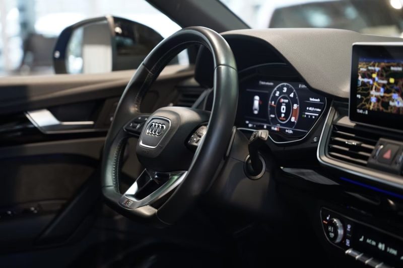 AUDI SQ5 3.0 TDI QUATTRO 347 CH – TURBO BLUE – SUSPENSION PNEUMATIQUE – MATRIX LED – PANO – AFFICHAGE TÊTE HAUTE – CAMÉRA 360° – ATTELAGE 2020