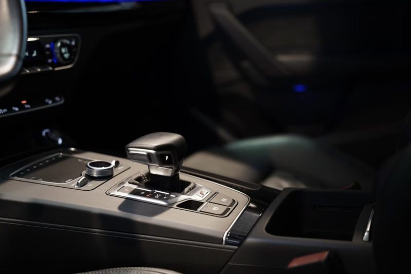 AUDI SQ5 3.0 TDI QUATTRO 347 CH – TURBO BLUE – SUSPENSION PNEUMATIQUE – MATRIX LED – PANO – AFFICHAGE TÊTE HAUTE – CAMÉRA 360° – ATTELAGE 2020