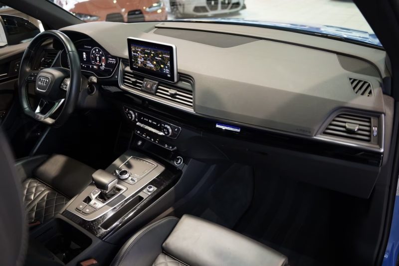 AUDI SQ5 3.0 TDI QUATTRO 347CH MATRIX PANO  TÊTE HAUTE ATTELAGE 