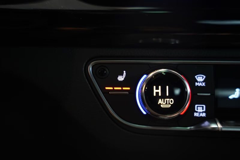 AUDI SQ5 3.0 TDI QUATTRO 347 CH – TURBO BLUE – SUSPENSION PNEUMATIQUE – MATRIX LED – PANO – AFFICHAGE TÊTE HAUTE – CAMÉRA 360° – ATTELAGE 2020
