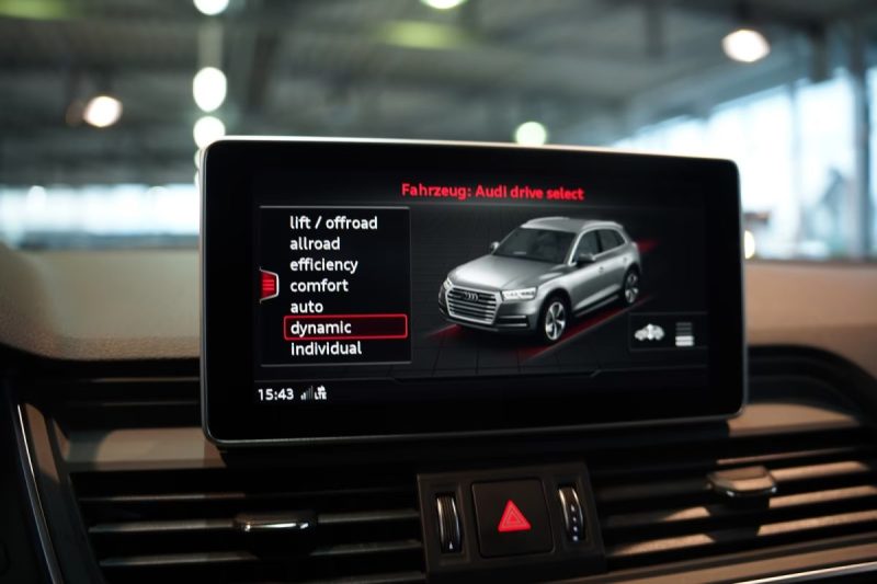 AUDI SQ5 3.0 TDI QUATTRO 347CH MATRIX PANO  TÊTE HAUTE ATTELAGE 