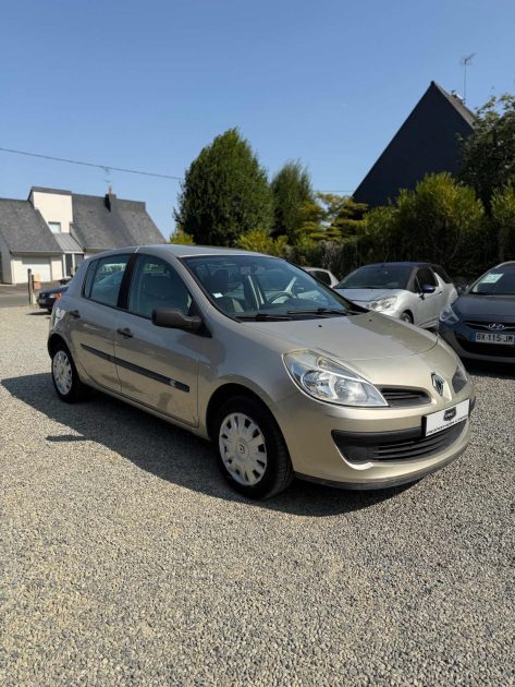 RENAULT CLIO III CONFORT DYNAMIQUE 1.4 16V 2006