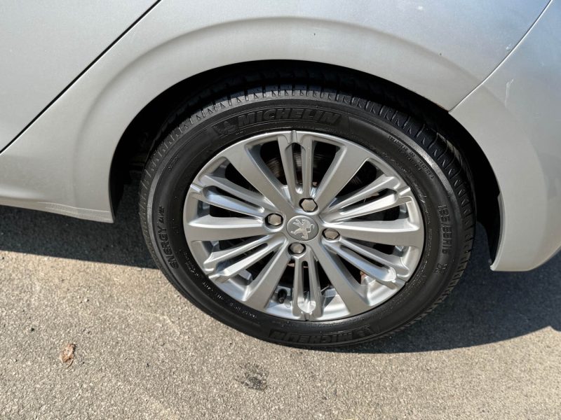 Peugeot 208 1.6 VTi 120 Allure – Clim - Bluetooth - Boite Auto - révisée & garantie 6 mois