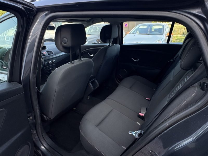 RENAULT MEGANE 1.6 I 110Ch PACK CONFORT GARANTIE 6 MOIS 