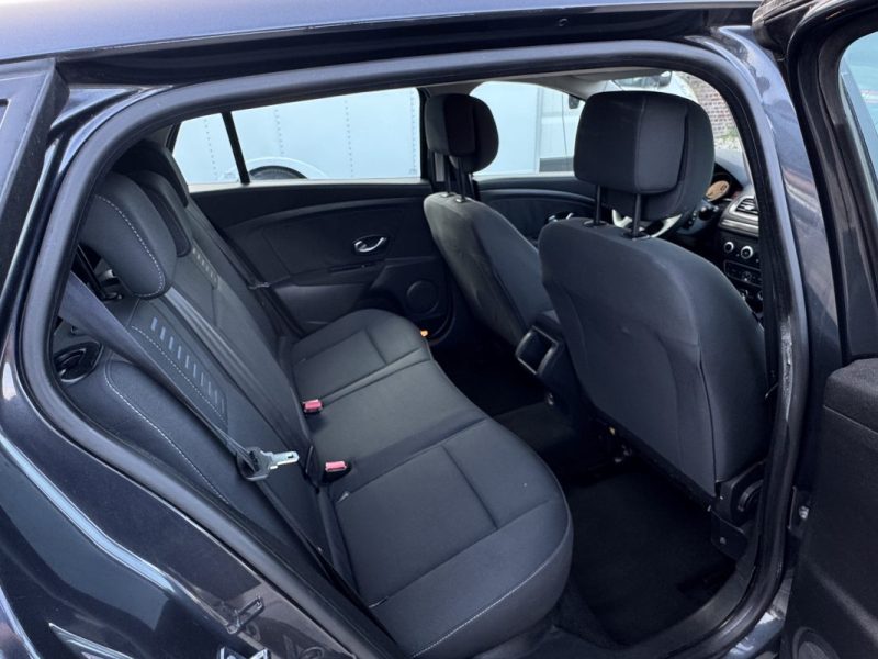 RENAULT MEGANE 1.6 I 110Ch PACK CONFORT GARANTIE 6 MOIS 