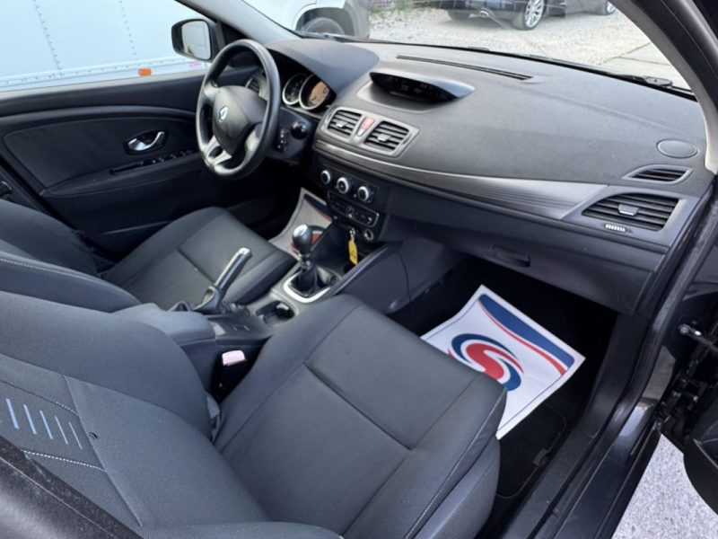 RENAULT MEGANE 1.6 I 110Ch PACK CONFORT GARANTIE 6 MOIS 