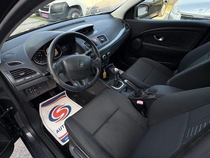 RENAULT MEGANE 1.6 I 110Ch PACK CONFORT GARANTIE 6 MOIS 