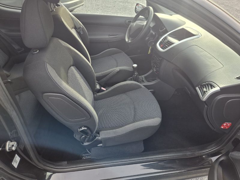 PEUGEOT 206 PLUS + 1.4 HDI 70 URBAN 2009 169500 km 