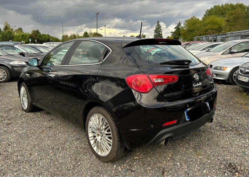 ALFA ROMEO GIULIETTA  DISTINCTIVE garantie 12 mois