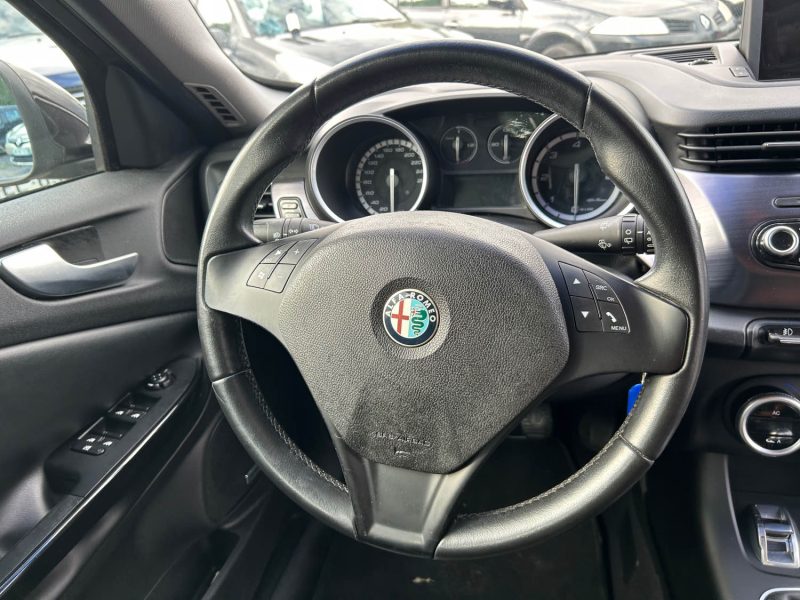 ALFA ROMEO GIULIETTA  DISTINCTIVE garantie 12 mois
