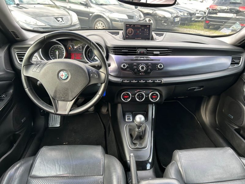ALFA ROMEO GIULIETTA  DISTINCTIVE garantie 12 mois