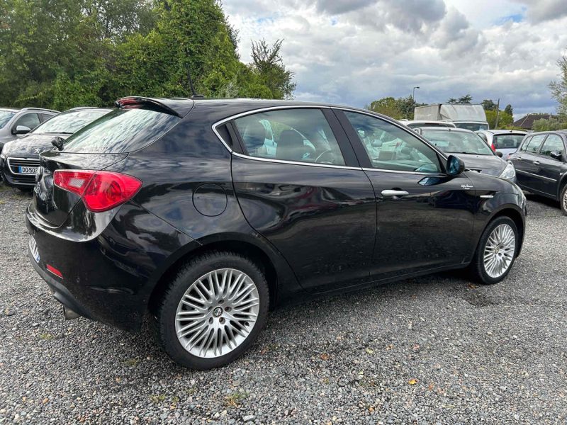 ALFA ROMEO GIULIETTA  DISTINCTIVE garantie 12 mois