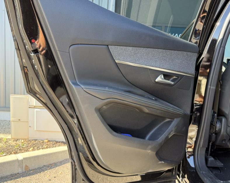 PEUGEOT 3008 DIESEL - ALLURE PACK - 130ch - Sièges chauffants - Entretien Peugeot - Hayon motorisé