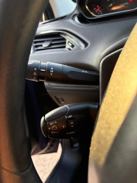 ✅PEUGEOT 208 1.4 HDI 70ch FAIBKLE KILOMETRAGE✅