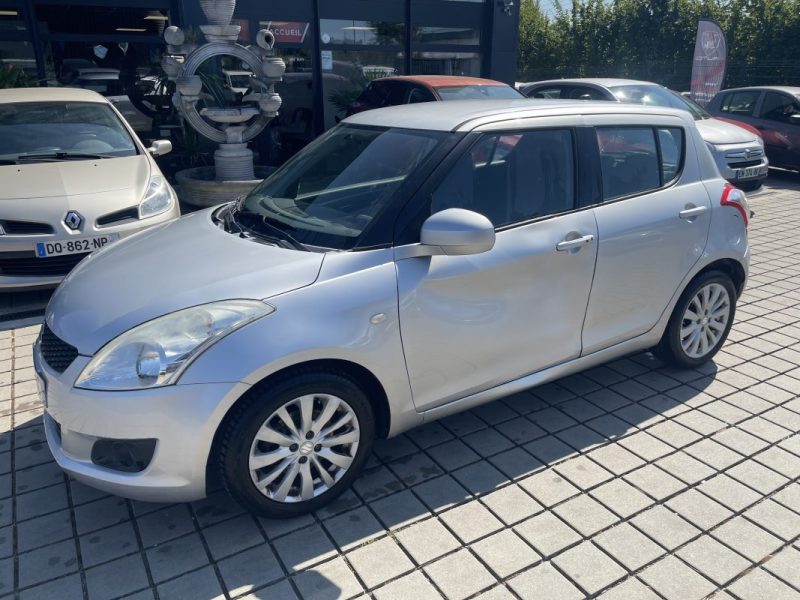 SUZUKI SWIFT III  1.2 94CH VVT GL  2010