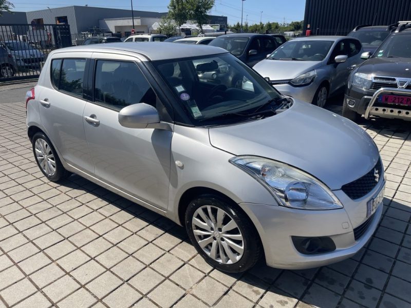 SUZUKI SWIFT III  1.2 94CH VVT GL  2010