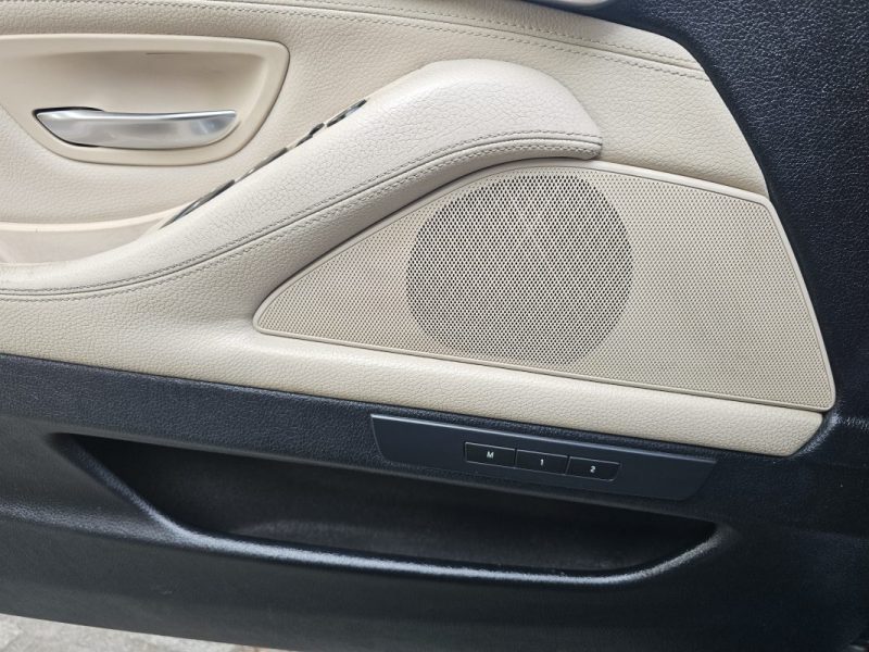 B.M.W. SERIE 5 525D LUXE BA 2010 / 1ERE MAIN / 6 CYLINDRES