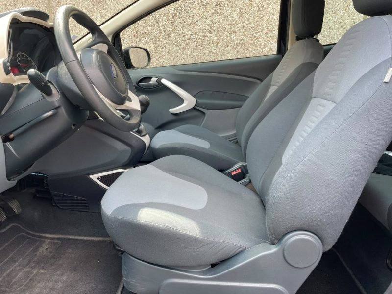 FORD KA 1.2i AMBIENTE 70CH